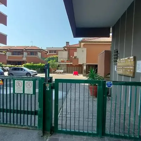 Appartamento Bilocale Colonie, Con Patio Fronte Mare E Garage Rimini